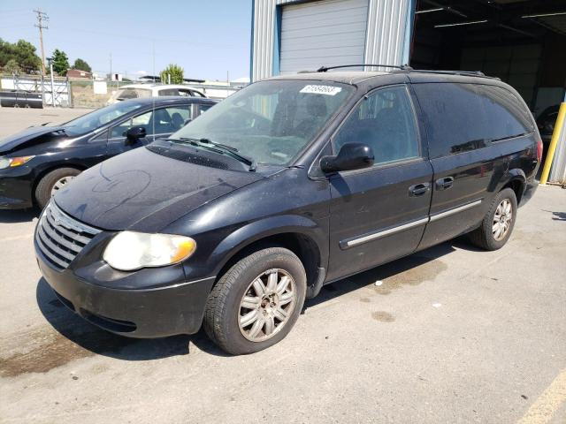 Photo 1 from auction – 2005 CHRYSLER TOWN & COU with VIN 2C4GP54L15R202161
