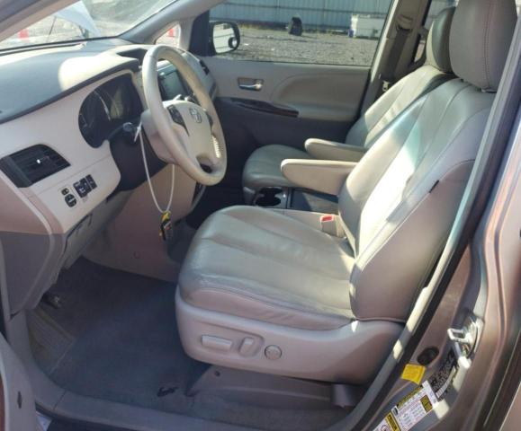 Photo 7 from auction – 2011 TOYOTA SIENNA XLE with VIN 5TDYK3DC3BS154995