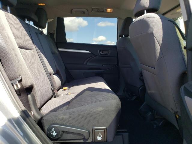 Photo 11 from auction – 2017 TOYOTA HIGHLANDER with VIN 5TDBZRFH5HS440210