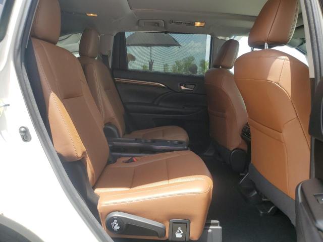 Photo 11 from auction – 2018 TOYOTA HIGHLANDER with VIN 5TDDGRFH2JS048841