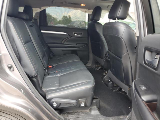 Photo 11 from auction – 2017 TOYOTA HIGHLANDER with VIN 5TDJZRFH4HS460993
