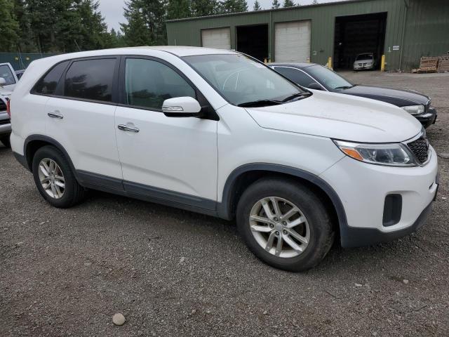 Photo 4 from auction – 2015 KIA SORENTO LX with VIN 5XYKT3A66FG654492