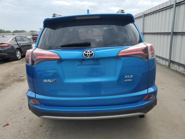 Photo 6 from auction – 2017 TOYOTA RAV4 XLE with VIN JTMRFREV0HJ716451