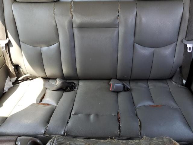 Photo 10 from auction – 2004 CHEVROLET SUBURBAN C with VIN 1GNEC16TX4J176792