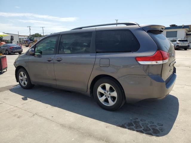Photo 2 from auction – 2013 TOYOTA SIENNA LE with VIN 5TDKK3DC0DS403973