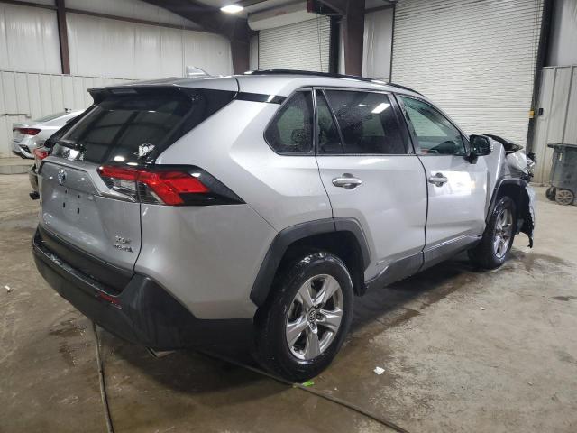 Photo 3 from auction – 2022 TOYOTA RAV4 XLE with VIN 2T3RWRFV4NW131237