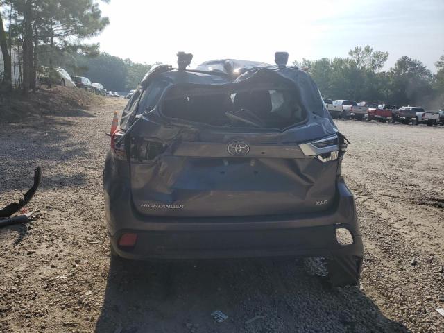 Photo 6 from auction – 2018 TOYOTA HIGHLANDER with VIN 5TDKZRFH7JS532702