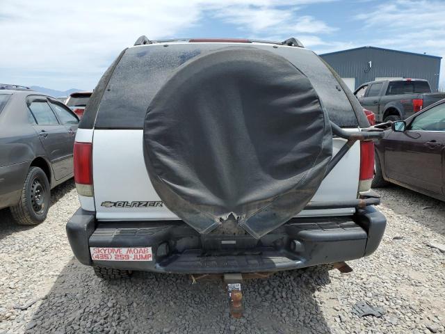 Photo 6 from auction – 2000 CHEVROLET BLAZER with VIN 1GNCT18WXYK137537
