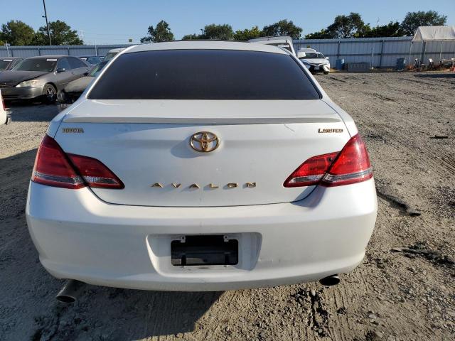Photo 6 from auction – 2005 TOYOTA AVALON XL with VIN 4T1BK36BX5U024802