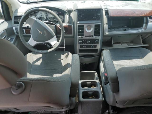 Photo 8 from auction – 2010 CHRYSLER TOWN & COU with VIN 2A4RR5D11AR494576
