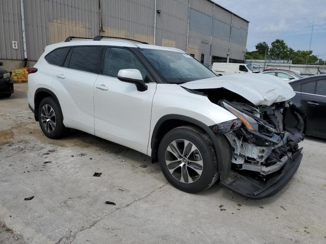 Photo 4 from auction – 2022 TOYOTA HIGHLANDER with VIN 5TDHZRBH4NS175100