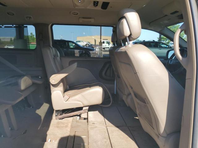 Photo 11 from auction – 2011 CHRYSLER TOWN & COU with VIN 2A4RR8DG7BR630958
