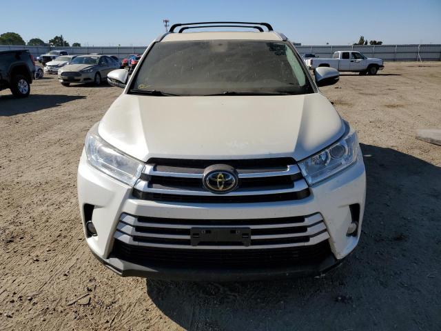 Photo 5 from auction – 2017 TOYOTA HIGHLANDER with VIN 5TDKZRFHXHS525639
