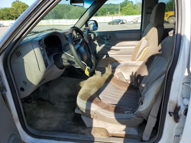 Photo 7 from auction – 2002 CHEVROLET BLAZER with VIN 1GNDT13W22K203811