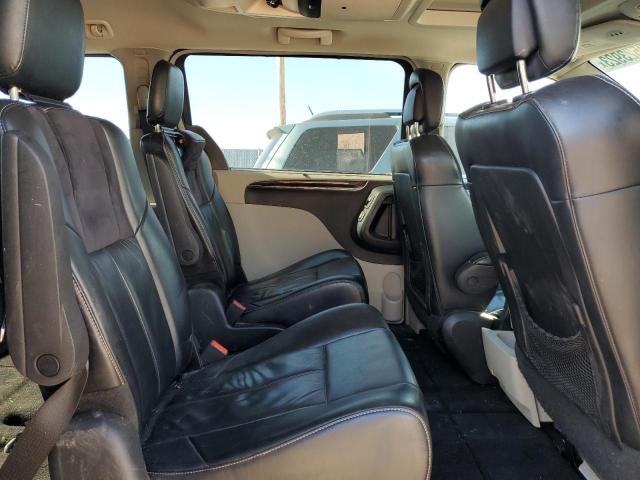 Photo 11 from auction – 2015 CHRYSLER TOWN & COU with VIN 2C4RC1GG0FR697188