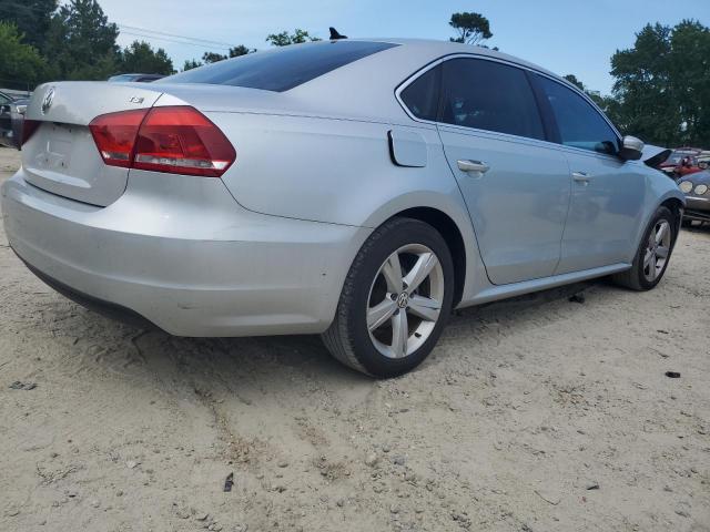 Photo 3 from auction – 2015 VOLKSWAGEN PASSAT S with VIN 1VWAT7A31FC089398