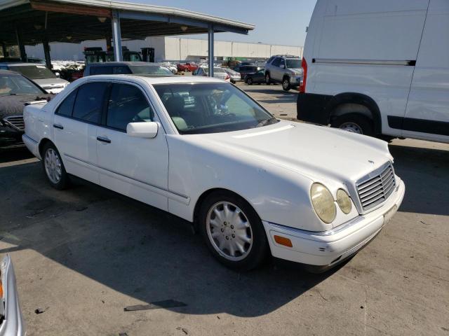 Photo 4 from auction – 1998 MERCEDES-BENZ E 320 with VIN WDBJF65F7WA653817