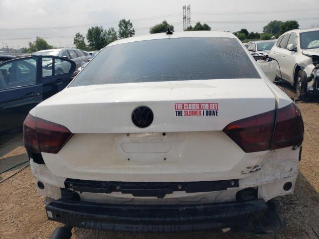 Photo 6 from auction – 2015 VOLKSWAGEN PASSAT S with VIN 1VWAT7A3XFC037655