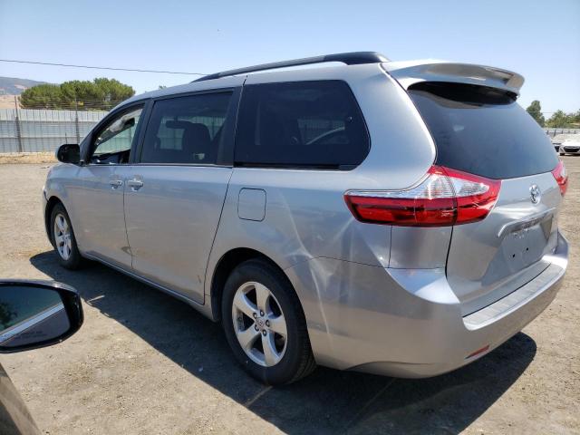 Photo 2 from auction – 2017 TOYOTA SIENNA LE with VIN 5TDKZ3DCXHS888477