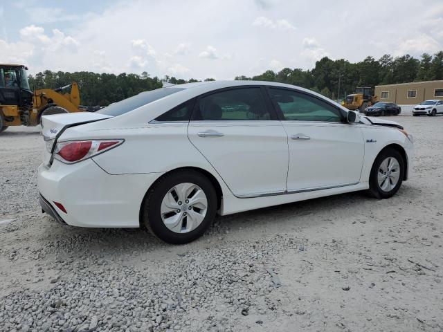 Photo 3 from auction – 2015 HYUNDAI SONATA HYB with VIN KMHEC4A43FA137437