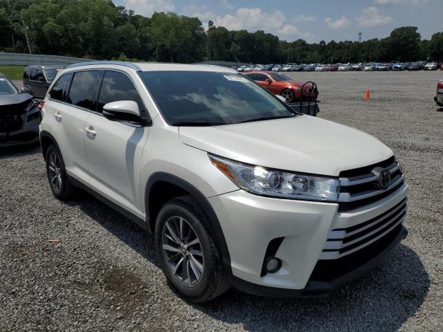 Photo 4 from auction – 2019 TOYOTA HIGHLANDER with VIN 5TDKZRFH4KS331308