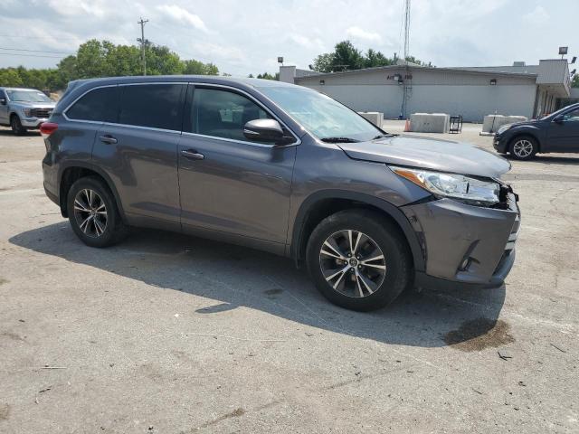 Photo 4 from auction – 2017 TOYOTA HIGHLANDER with VIN 5TDBZRFH5HS377206