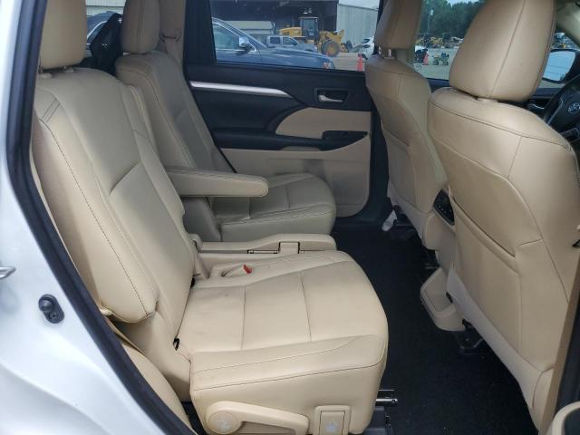 Photo 11 from auction – 2018 TOYOTA HIGHLANDER with VIN 5TDKZRFH6JS549362