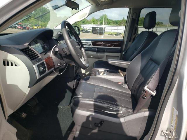 Photo 7 from auction – 2010 CHRYSLER TOWN & COU with VIN 2A4RR8D13AR374585
