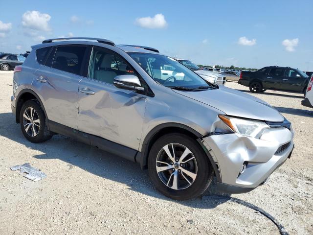 Photo 4 from auction – 2017 TOYOTA RAV4 XLE with VIN 2T3RFREV7HW651793