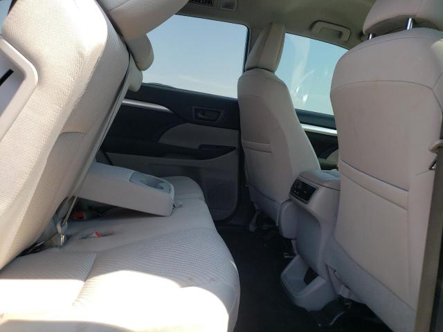 Photo 11 from auction – 2018 TOYOTA HIGHLANDER with VIN 5TDZARFH5JS033970