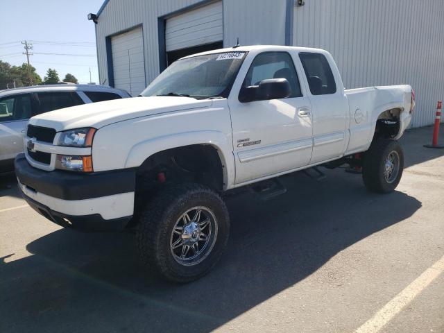 CHEVROLET SILVERADO 2004 with VIN 1GCHK29194E132395 - Photo from auction