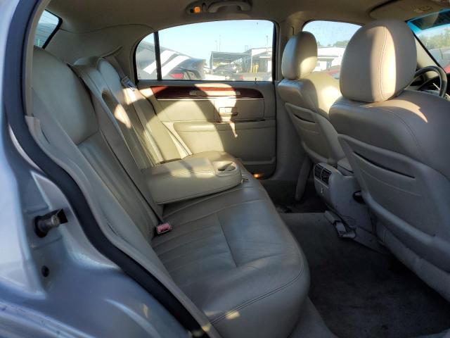 Photo 10 from auction – 2004 LINCOLN TOWN CAR E with VIN 1LNHM81W74Y647703