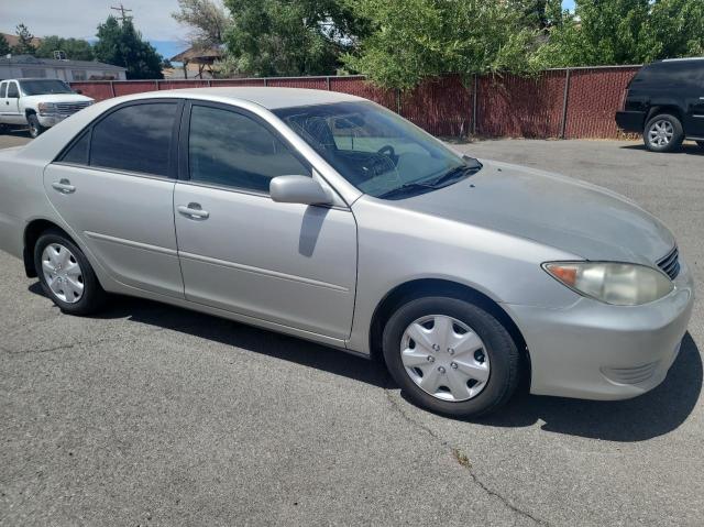 TOYOTA CAMRY LE 2005 with VIN 4T1BE32K55U044078 - Photo from auction