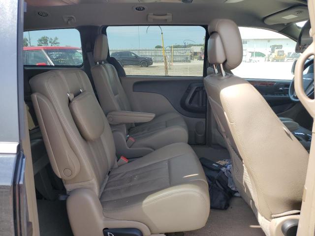 Photo 11 from auction – 2016 CHRYSLER TOWN & COU with VIN 2C4RC1BG5GR110587