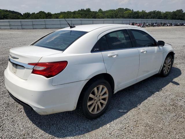 Photo 3 from auction – 2012 CHRYSLER 200 TOURIN with VIN 1C3CCBBB4CN106686