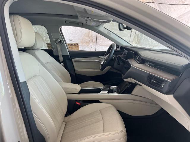 Photo 5 from auction – 2019 AUDI E-TRON PRE with VIN WA1LAAGEXKB013129