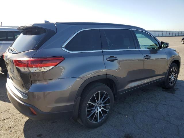 Фото 3 с аукциона – 2018 TOYOTA HIGHLANDER с VIN 5TDJZRFH0JS528499
