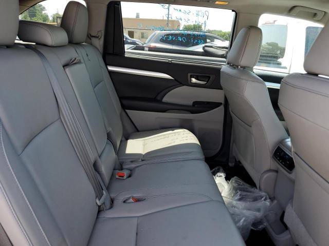 Photo 11 from auction – 2018 TOYOTA HIGHLANDER with VIN 5TDJZRFH5JS548389