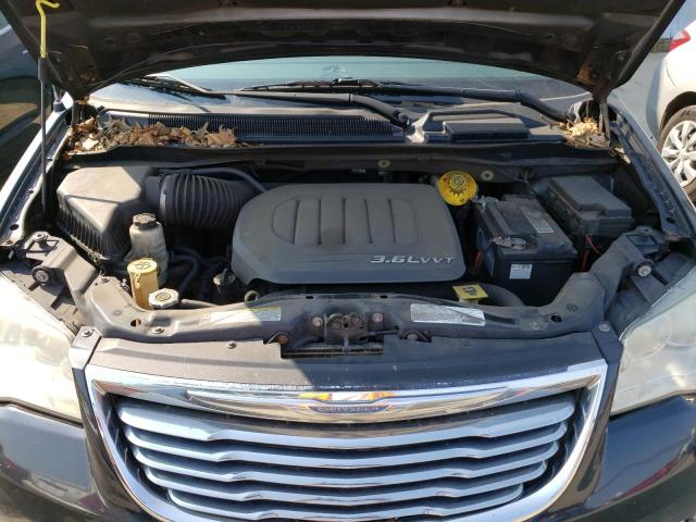 Photo 12 from auction – 2014 CHRYSLER TOWN & COU with VIN 2C4RC1BG3ER280217