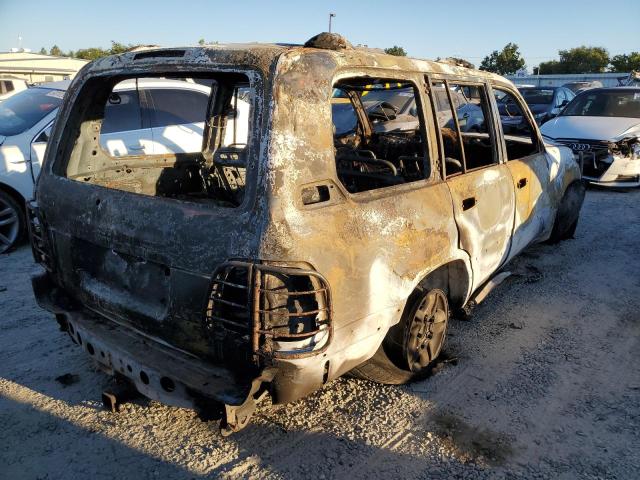 Photo 3 from auction – 2001 LEXUS LX 470 with VIN JTJHT00W413502828