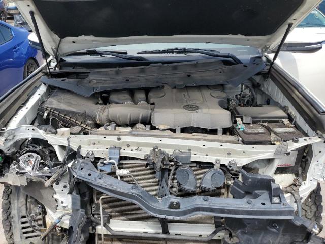 Photo 12 from auction – 2015 TOYOTA 4RUNNER SR with VIN JTEBU5JR7F5261141