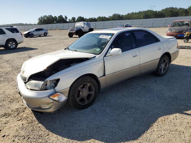 LEXUS ES 300 1998 with VIN JT8BF28G4W5050270 - Photo from auction
