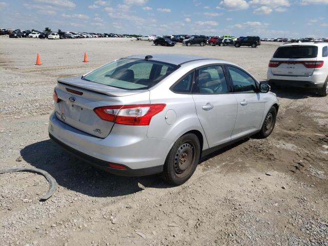 Снимка 3 от търг – 2014 FORD FOCUS SE с VIN 1FADP3F20EL351767