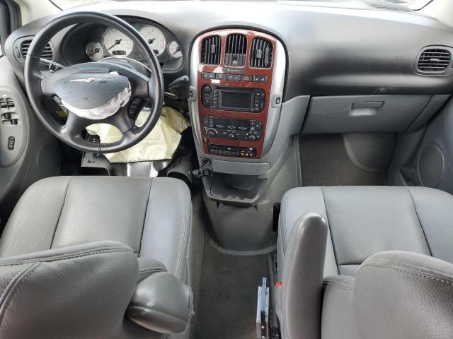 Photo 8 from auction – 2005 CHRYSLER TOWN & COU with VIN 2C4GP64L35R534690