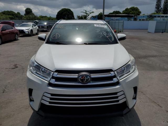 Photo 5 from auction – 2018 TOYOTA HIGHLANDER with VIN 5TDKZRFH3JS274291