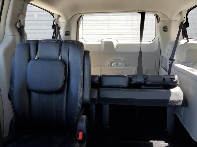 Photo 10 from auction – 2016 CHRYSLER TOWN & COU with VIN 2C4RC1BG9GR252540