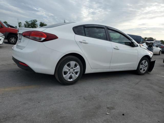 Photo 3 from auction – 2018 KIA FORTE LX with VIN 3KPFK4A77JE269094