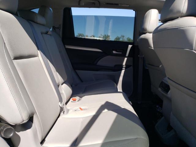 Photo 11 from auction – 2017 TOYOTA HIGHLANDER with VIN 5TDJZRFH6HS517792