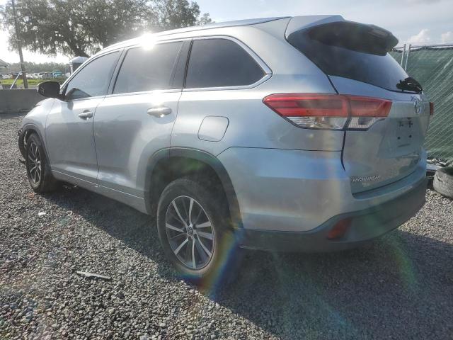 Photo 2 from auction – 2017 TOYOTA HIGHLANDER with VIN 5TDKZRFH6HS523886
