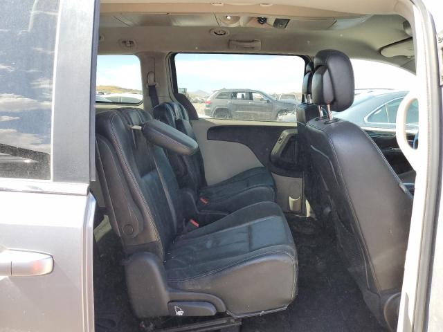Photo 10 from auction – 2015 CHRYSLER TOWN & COU with VIN 2C4RC1BG7FR696322